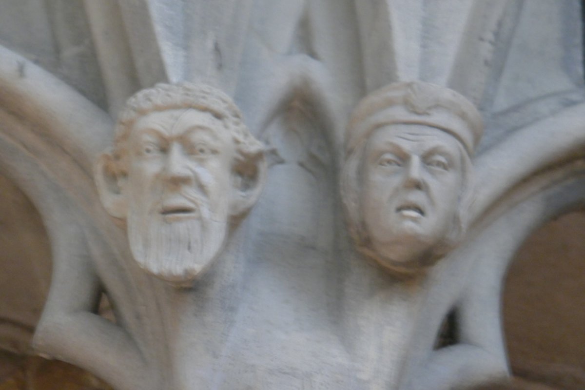 KWCook57's tweet photo. #OhHello in #York Minster https://t.co/S5n8pW7Bea
