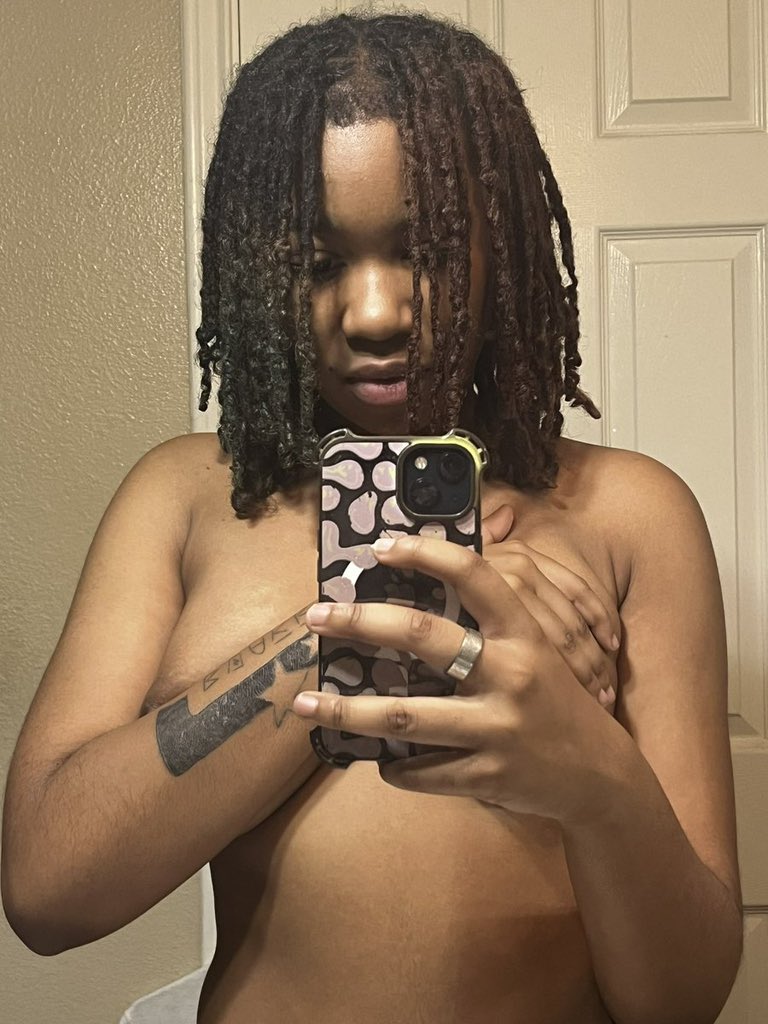 clinthart's tweet photo. Horny asf 🍆💦 snap session and sexing rn 
#nsfw #nsfwtwtًً #snap #horny https://t.co/vJvCCA5sgz