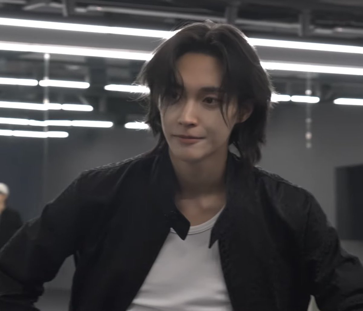 airryguri_'s tweet photo. คิดถึงวอนบินผมยาวววว โครตหล่ออ่ะ แบบบมากๆๆๆ กูอยากจะกินกรรไกรให้หมดโลก😭😭 https://t.co/ZzvNzhf3Fe