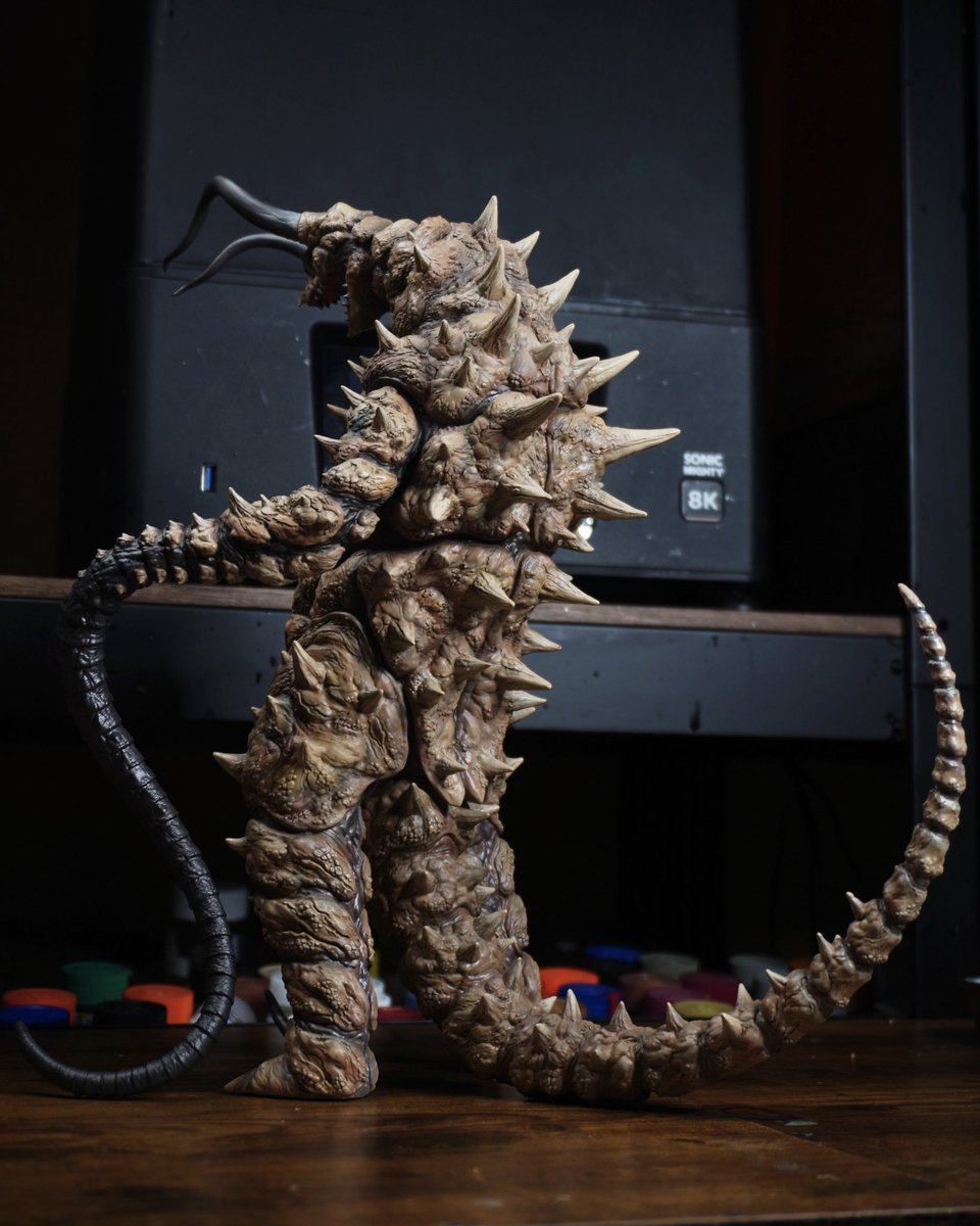 tnn_scaltinof's tweet photo. 原型担当させていただいたKAIJU Remix Seriesグドンの製品が手元にきました~☺️
とにかく製品クオリティがすごいです。塗装もディテールの再現度もソフビとは思えないレベル。大変嬉しいです。 https://t.co/zWlIy108ac