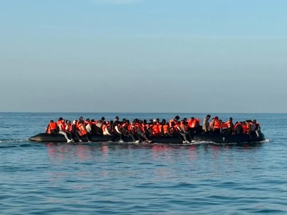 visegrad24's tweet photo. 🇬🇧 Almost 188,000 migrants crossed the English Channel between 2018 and the end of 2025, according to UK Home Office data.

Of the 187,779 who made the journey, around 95% claimed asylum. By the end of 2025, 44.5% of those claimants (79,589 people) were granted refugee status or another form of leave.

📰: GB News