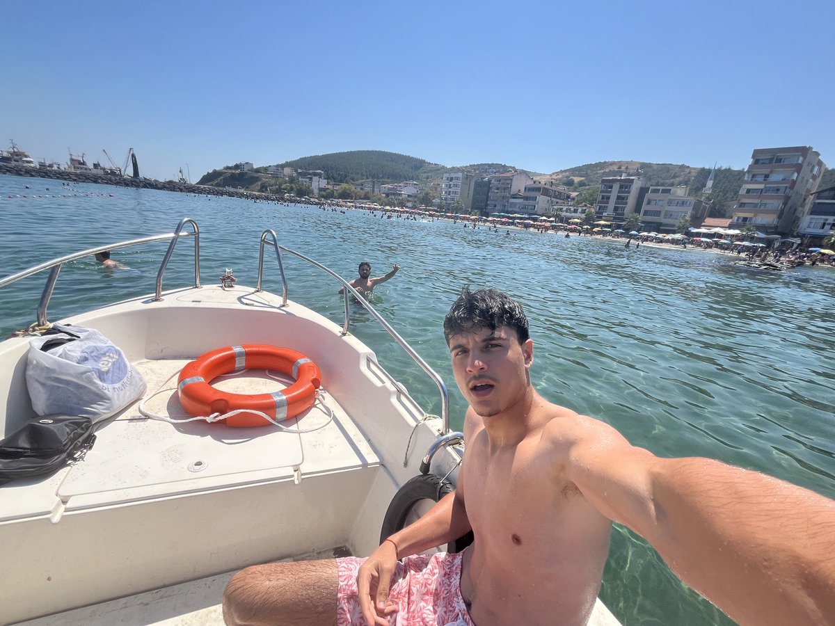 Aderelii_'s tweet photo. emre mudu ve marmara sea 🤌🏽 https://t.co/PAIB5AoTpQ