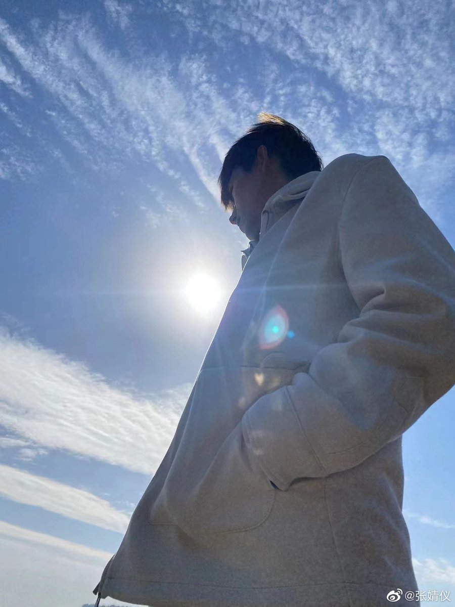 daiovl's tweet photo. ← 장정의가 찍어준 진비우
.                          진비우가 찍어준 장정의 →

아 188남자 거인마냥찍어둔거 개웃겨 https://t.co/xswR5pLyGa