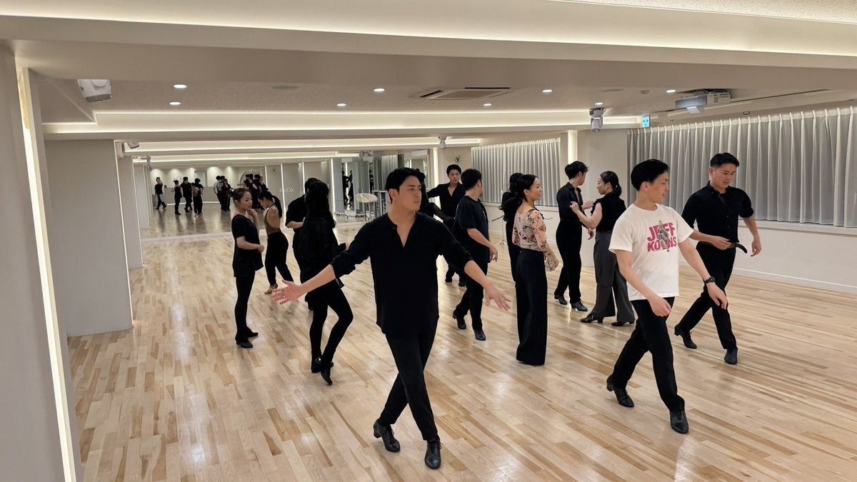 jbdfprodancers's tweet photo. 💎DANCE EXPO2026💎

ABC級ラテンFM紹介

🎭The Mask show🎭

🥂振付：大久保稔也・小原 咲紀組

チーム一丸となって、本番に向けて練習中✨
どんな作品になるのか、ぜひご期待ください！🥴

#DANCEEXPO2026 
#プロ選手会 
#EJBDF
#社交ダンス
#競技ダンス
#品川 https://t.co/l9jXkYVXjV