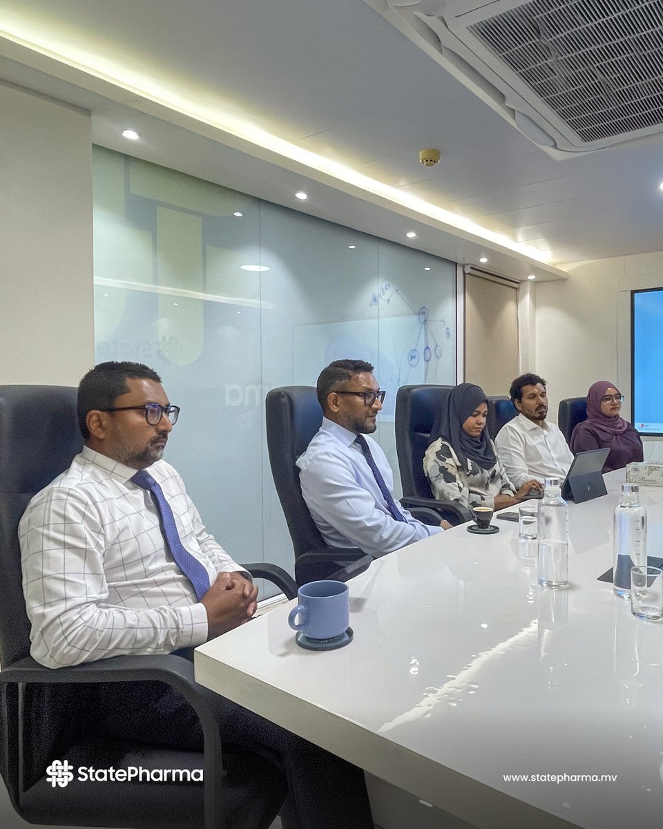 statepharmamv's tweet photo. ދިވެހިރާއްޖޭގެ ޞިއްޙީ ދާއިރާއަށް ބޭނުންވާ މުހިންމު ބޭސްތަކާއި ޞިއްޙީ ޚިދުމަތްތައް ފަސޭހައިން ލިބޭނެ މަގުތައް ފަހިކުރުމަށްޓަކައި، ޔޫރަޕްގެ މަޝްހޫރު ބޭސް އުފައްދާ ކުންފުނި، އެސްޓްރަޒެނިކާގެ މަންދޫބުންނާ ކުރެވުނު ބައްދަލުވުމުގެ ތެރެއިން.

#StatePharma https://t.co/KhIuEItmDz
