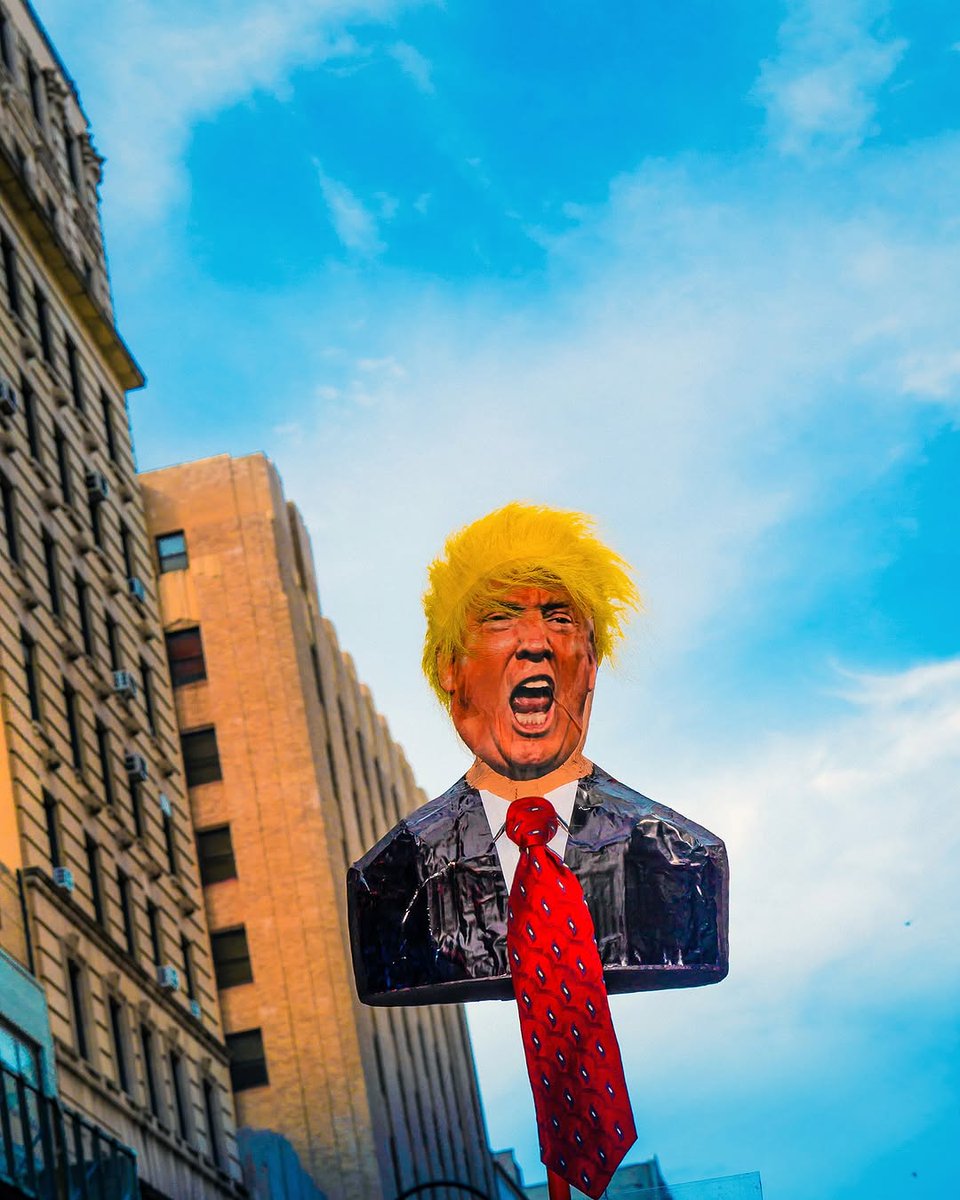 dina_litovsky's tweet photo. No Kings march, NYC. Part 2 https://t.co/7NLpYiV9Qm