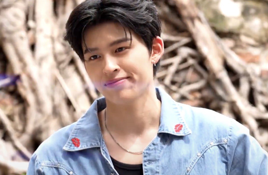 momoxppw's tweet photo. เสื้อยีนส์อะไรหวะ โคตรหล่อ🫪🫪

#ClubDxPondNaravit
#ขับดีอะไรก็ดีแค่มีทัศนสติที่ดี
#ppnaravit https://t.co/Uq0ZNoBKGg