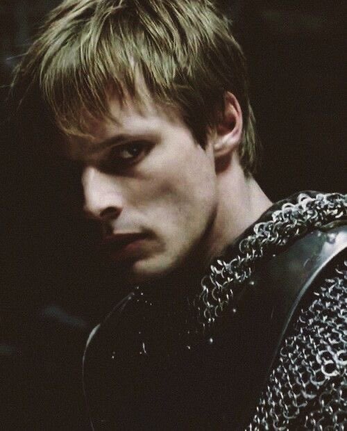 never_writing's tweet photo. #merthur 

- Я разрушу себя, лишь бы мир был спасен

- я разрушу весь мир, лишь бы спасти тебя https://t.co/po035F09Ci