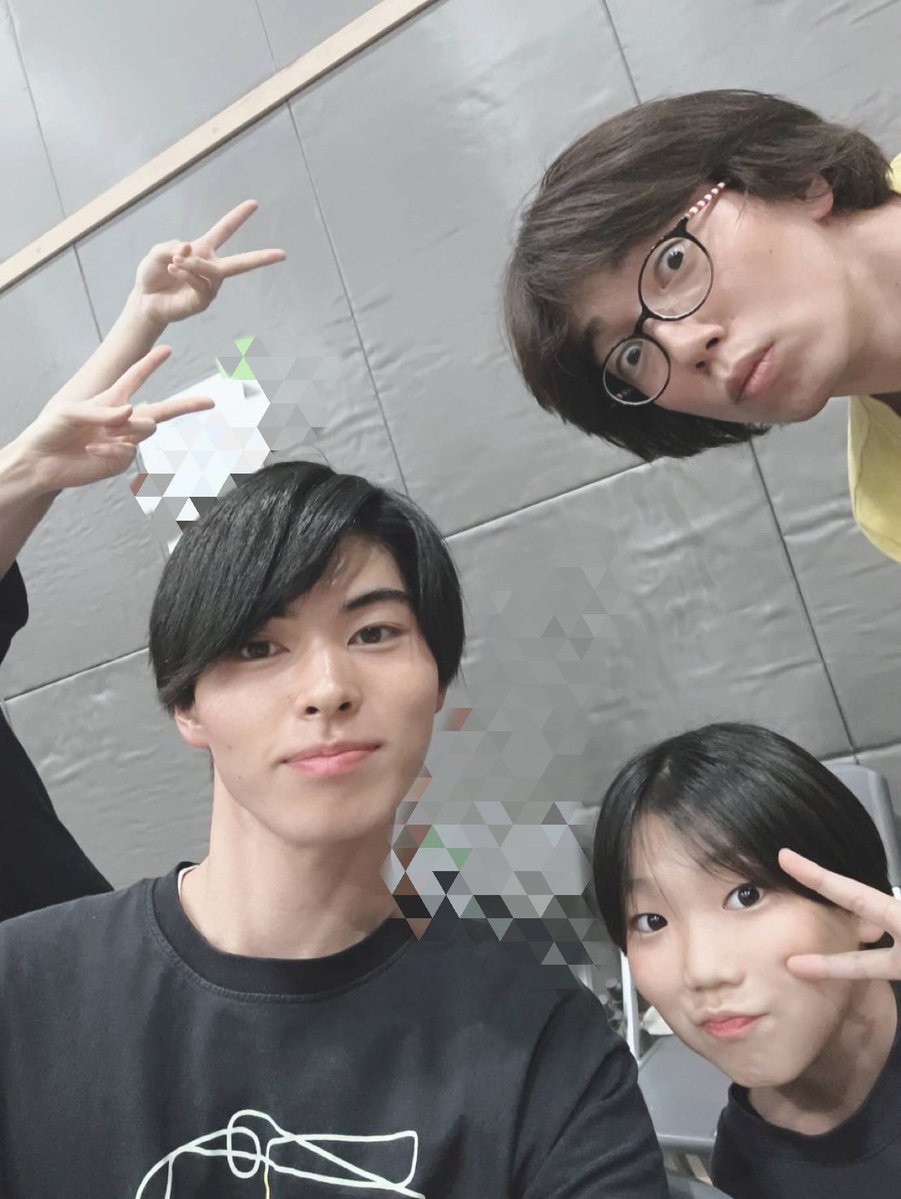 masakitsuru1123's tweet photo. #本ミュ2026 
通しが終わりウィッグ合わせもしました‼️✨✨✨
これからどんな感じになるのかお楽しみ！😊
アンダーの璃己くん
ルッツの龍正くんとパシャリ📸
そして誰かのピース笑 https://t.co/LPhkctwvVu