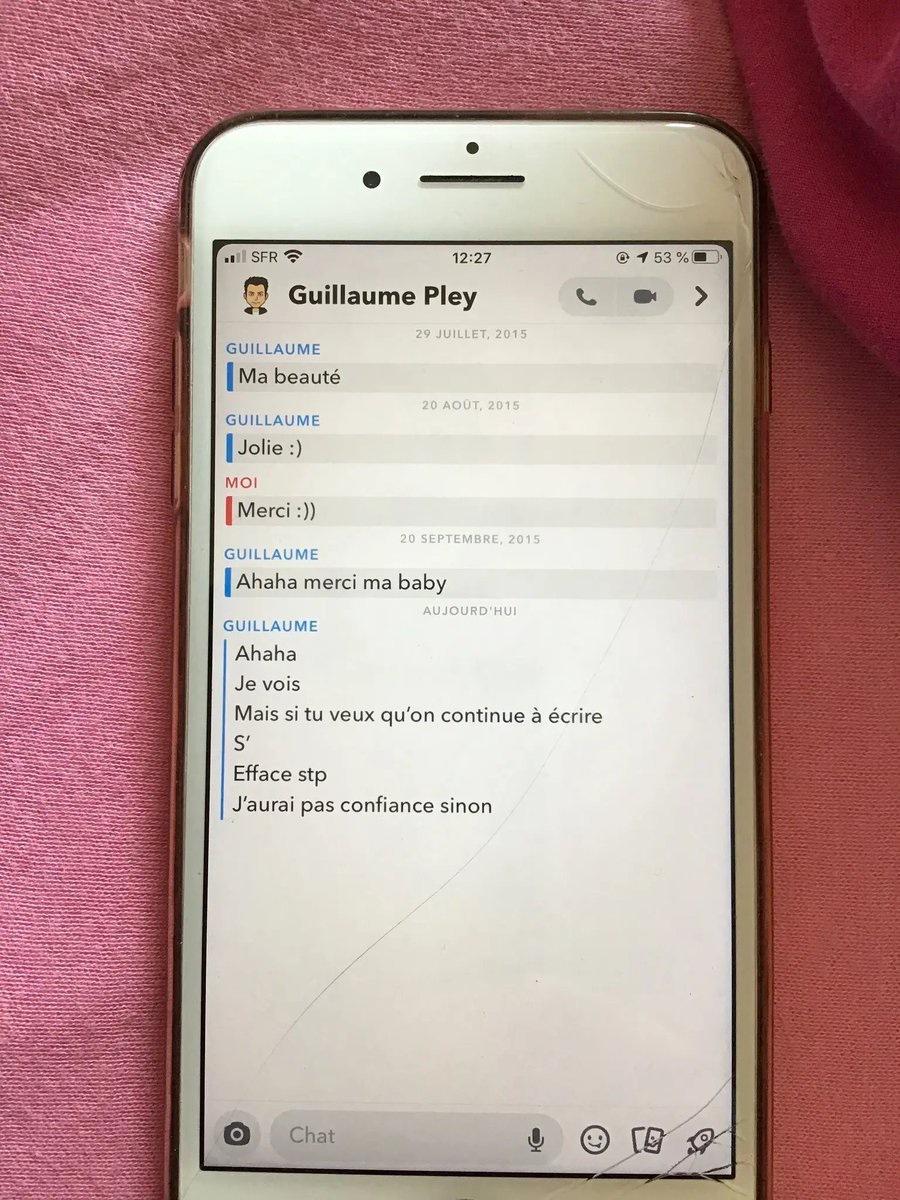 AlertesInfos's tweet photo. 🚨🇫🇷 FLASH | Un échange entre Guillaume Pley et une adolescente de 15 ans, à l’époque, sur Snapchat :

- "Ma beauté"
- "Jolie :)"
- "Ahaha merci, ma baby"
- "Si tu veux qu’on continue à s’écrire"
- "Efface stp"
- "J’aurai pas confiance sinon"

(Les Inrockuptibles) https://t.co/8Xo0vu4f02