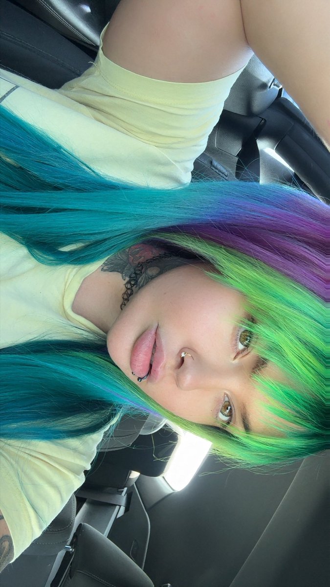 Little_rampage's tweet photo. New hair 💋 https://t.co/dfKCbmcxZ8