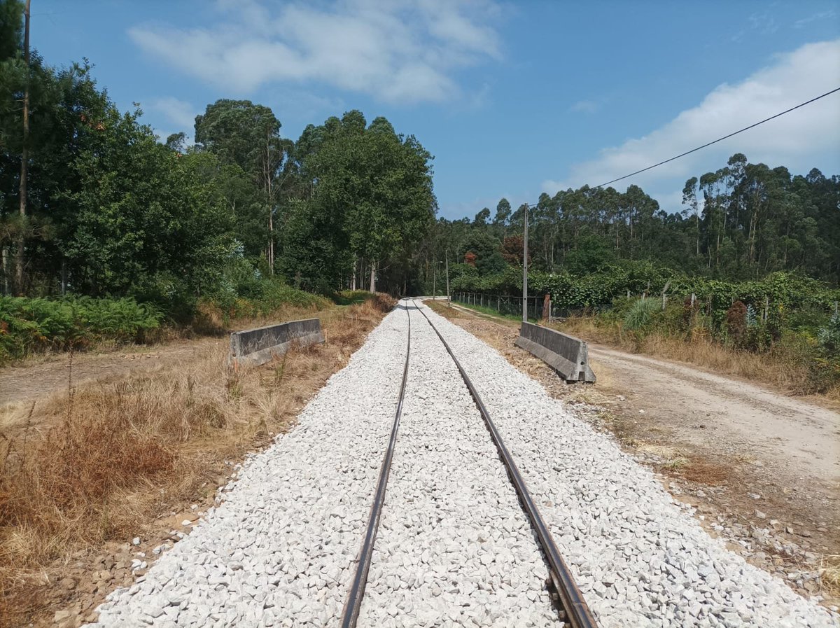 mclvouga's tweet photo. 📌 Obras na Linha do Vouga: Renovação avança até São João de Ver e atinge o PK 14,3

🔍 Artigo e Galeria de imagens completa: https://t.co/F18ZB6fsO8

📸 Autoria das fotos: Vítor Gomes

#mclv
#mclvouga
#linhadovouga
#vouguinha
#bitolametrica 
#viaestreita https://t.co/DCsgkLheGV