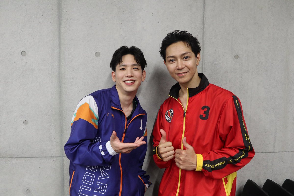 AomiRei01's tweet photo. #アクターズリーグ

僕の隣には、
こんなにも素敵な人たちが
並んでいました。

配信見返してたら泣けてきた…
昨日に戻りたい。
いや、進んだ先でまた会いたい。

最高の瞬間をありがとうございました🏀 https://t.co/6OXNdHwAmf
