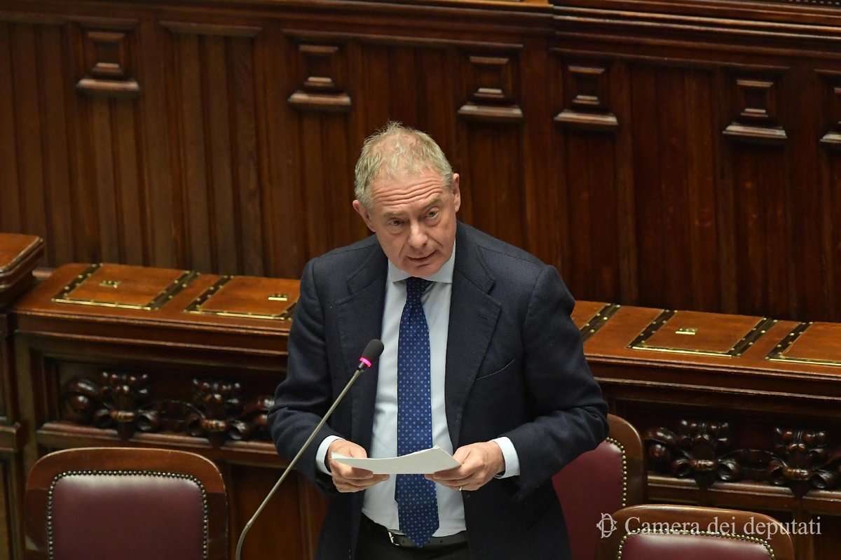 mimit_gov's tweet photo. 📌Il ministro @adolfo_urso, alle 15, al #QuestionTime a @Montecitorio risponde su:
🔹prospettive #exIlva
🔹prezzi #carburanti
🔹Brindisi, Augusta, Taranto e Civitavecchia e le misure per la #transizioneenergetica
🔹età minima per i #socialnetwork
Diretta👉🏻https://t.co/sjvKgAdvyC https://t.co/FRu68ya1eC