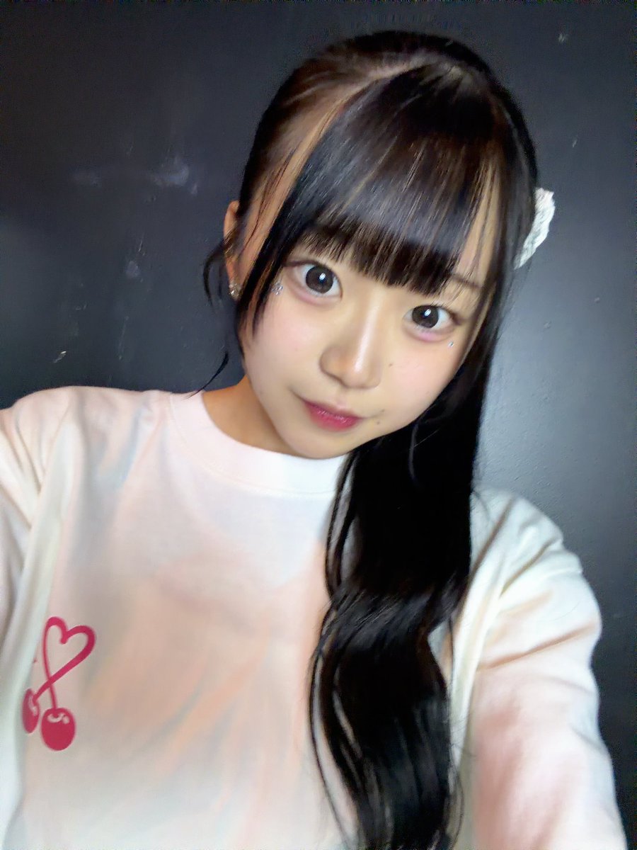 cherripo_masiro's tweet photo. 今週のデジショ‼️
今週の衣装はチェリポTシャツです⌯>𖥦<⌯ಣ
一人一人に向けたメッセージ付きの画像データが届きます🐶
世界で私とキミだけのお写真をお届けします💌🌎
気になる方はぜひGETしてください( ᵕ òɷó)♥︎⁡⬇️ https://t.co/2RLxmZD5zl