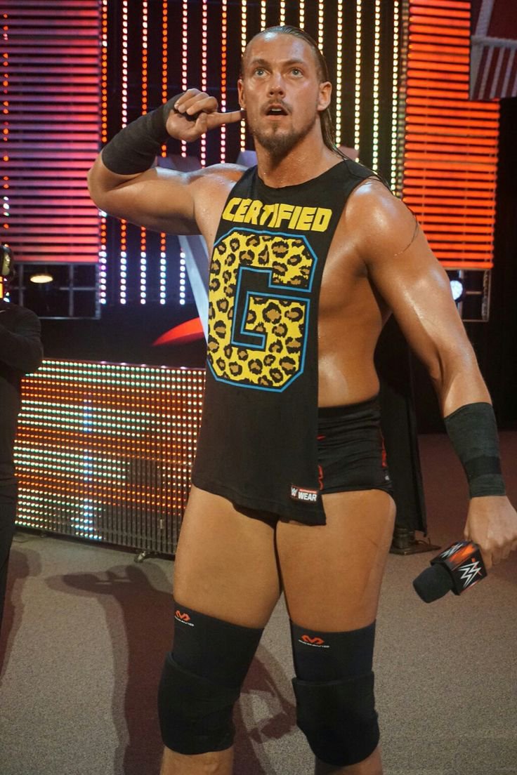 Vianney424's tweet photo. Ladies and Gentlemen, Big Cass is back in WWE 🥺 https://t.co/vJwm8Itftx