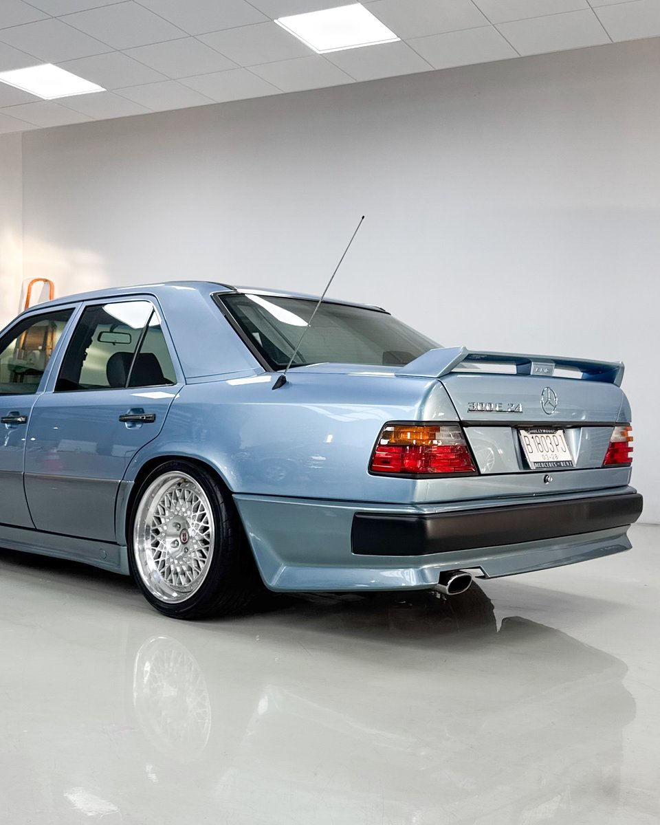 ApexDistrictX's tweet photo. 1991 300E Sportline https://t.co/I6l9zgl2Pf
