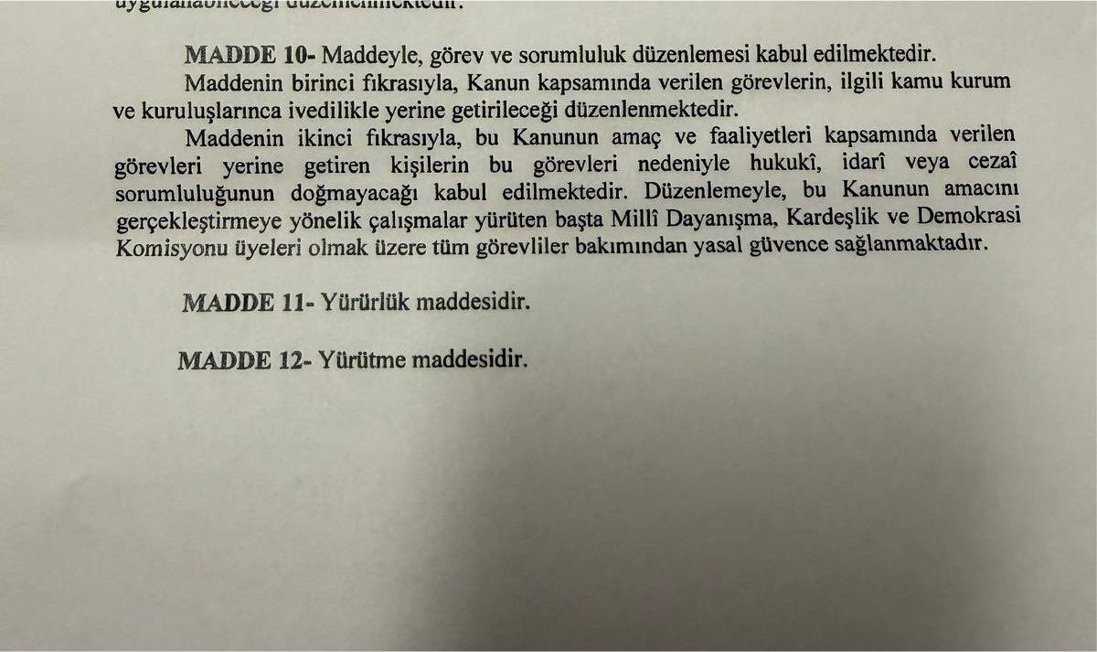 HaberMOD's tweet photo. İYİ Parti Genç İdare Kurulu Üyesi Mehmet Çiçekçi:

“Çerçeve yasanın içine kendilerine hukuki güvenceler getirmişler. Eğer yaptığınız işten eminseniz, suç işlemediğinizi düşünüyorsanız neden kendinizi korumaya alıyorsunuz?

Çünkü genel başkanımız Sayın Müsavat Dervişoğlu’nun dediği gibi İHANETİN ZAMANAŞIMI YOKTUR!”