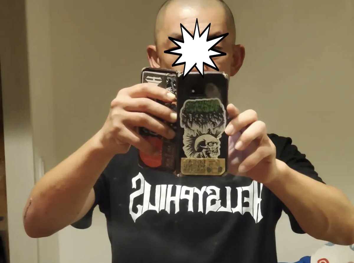kamakes138's tweet photo. 実はヘルシフィリス、Tシャツ作りました。画像は逆ですがご参��までに(モデルはドラムのダイナマイトキッド角田氏)2,000円です｡ヘルバルタードに怒られる前に売り切りたい(笑) https://t.co/nTjc6kUAjd