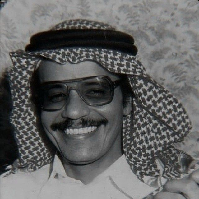 TalalMaddah40's tweet photo. 5 آب 1940.. ذكرى ميلاد صوت الأرض.. طلال مداح

كان طلال مداح قيثارة نادرة وصوتاً دافئاً غمر قلوب العرب بالبساطة والعمق.. تميز بتواضعه الشديد، وأدائه الإنساني العفوي، وقدرته الفريدة على تحويل الشجن إلى نغم عذب يمس الروح، مما جعله رمزاً أصيلاً ومدرسة فنية لا تتكرر. https://t.co/SlKGHzkwSo