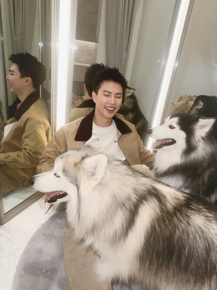 BenzAlertOFC's tweet photo. 🦊🐶🤍

050826 | IG : bbenzalert Update 

The purest kind of love
#mysonchildstory

❥ @bb_benzalert #BENZALERT
#แบตเตอรี่ของอเลิ๊ต https://t.co/1SNVyEtW1b