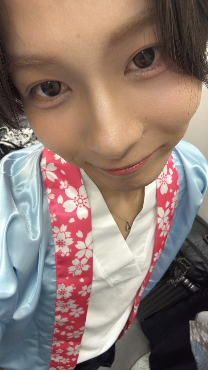 shogo_ENGimon's tweet photo. 今日のライブ沢山見にきてくれてたぁ
ありがとう😭
ピンクも嬉しかったですよ！くく幸
新鮮で毎度飽きないライブ出来るように
切磋琢磨していきます。　
漢気をもっと磨きますいや漢気はいらんか？
いくぞぉぉぉしょご https://t.co/VgVEs3kZ8M