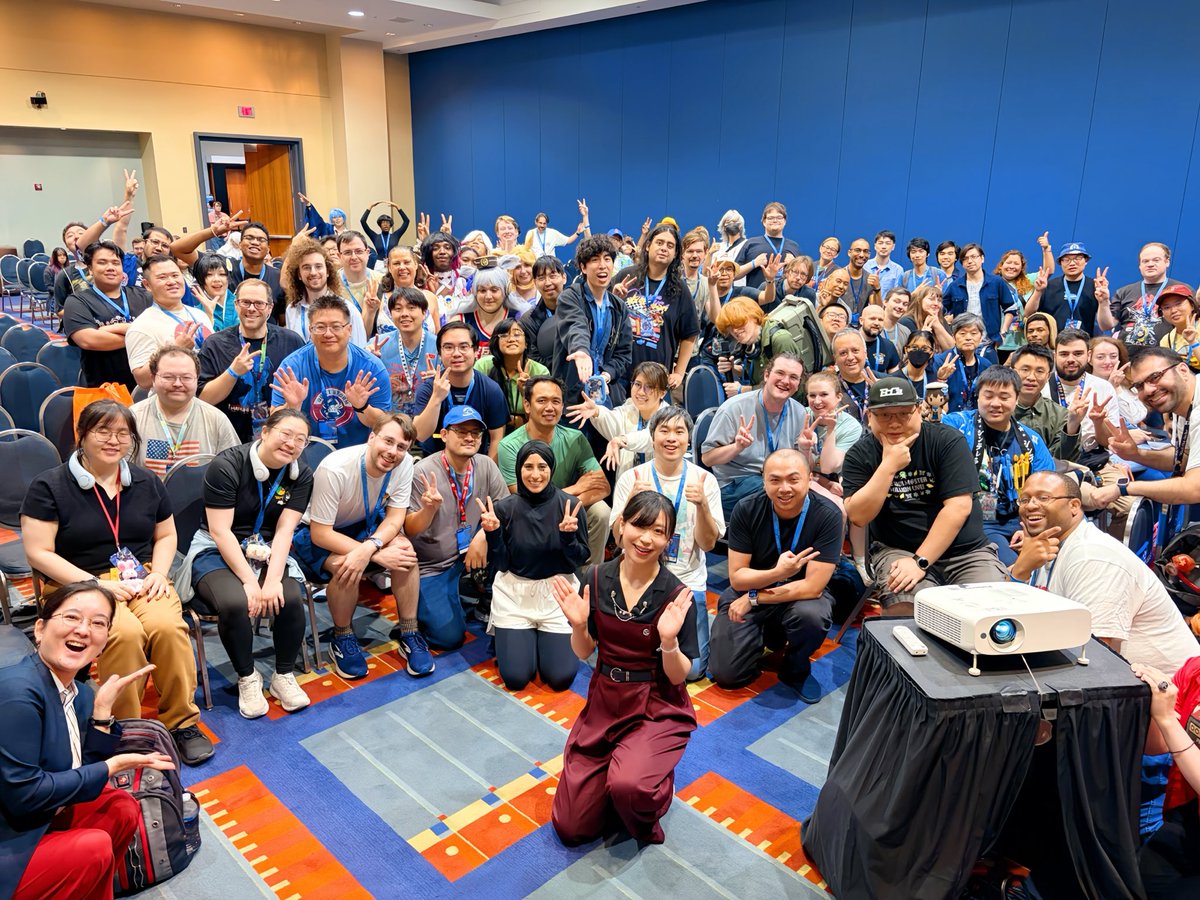 ayaka_fuurin's tweet photo. アニメの祭典「Otakon-オタコン-」

パネル1つめは私のパーソナルを掘り下げ(1人アニメ名場面劇場もエヴァと英語トトロの2つをやらせて頂きました)

パネル2つめは栄養やボディメイクについて語りました✨

1人アニメ名場面劇場、日本と全く同じ反応なのがとてもありがたかった😌1人アニメ名場面劇場が海を越えた…🌏

栄養パネルは「ニッチすぎるかなぁ」と思いましたが、とても反応が良かった…！😳

皆さま大変温かくて、感謝が尽きません😭🩷ありがとうございました！！

#Otakon
#Otakon2026
