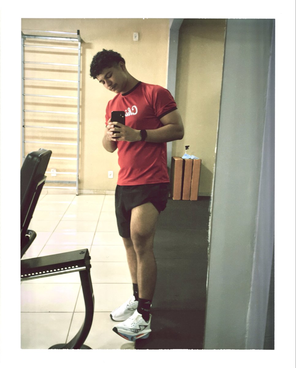 amrpv_'s tweet photo. Treino de perna: morte súbita https://t.co/LZwlH0FhgT