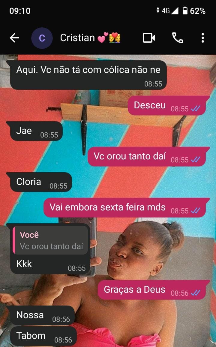 Gleice2225's tweet photo. Ele não me aguenta com TPM kkk, já tem umas duas íntimas que ele me pega assim, dessa ele está feliz que veio antes 😂 https://t.co/YwZEUsDvP1