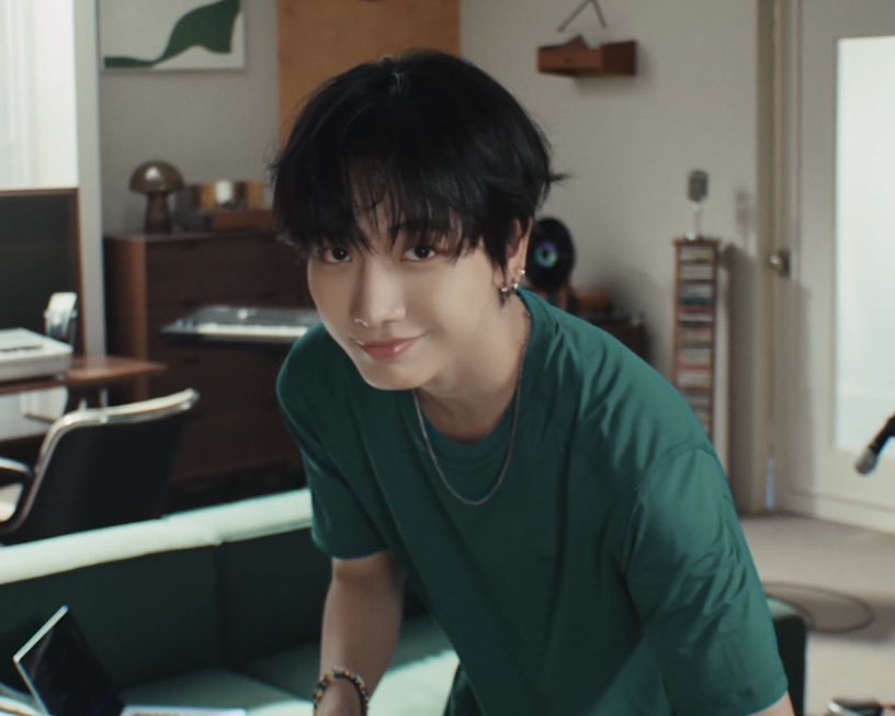 LittleOmega_'s tweet photo. TODAY ...... I will be in bed all day doing nothing cause I want to be lazy even when I have a billion things to still do in my house https://t.co/61VqqniboI