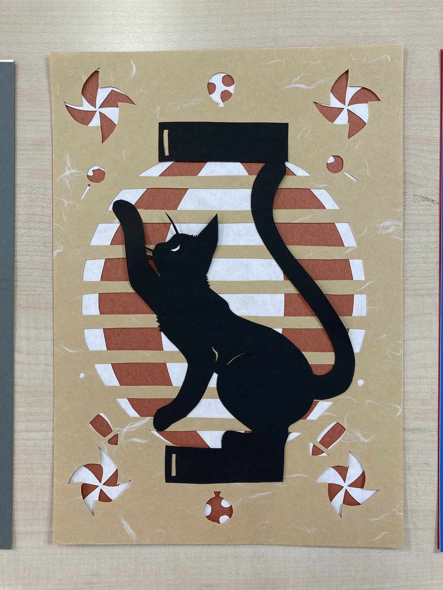 kirieya's tweet photo. 午後は目黒学園カルチャースクールで「ちょうちん」をレクチャー。和の印象が強い落ち着いた色合いです。左の見本より、りんご飴が美味しそう笑。ご参加ありがとうございました😊 https://t.co/ZGDkSUU9u8
