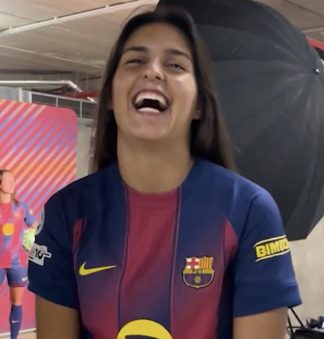 obarcacomio's tweet photo. 🎙️Kerolin sobre quem ela está mais animada em conhecer: “Estou animada para conhecer Kika porque ela parece ser uma pessoa muito divertida” 

-@angelperezpx https://t.co/L6WtjkUSXk