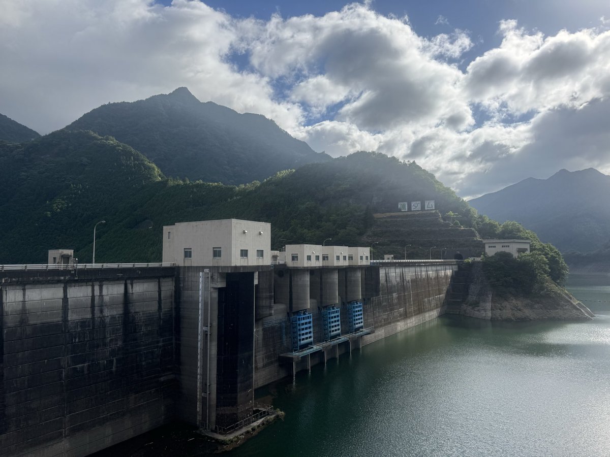 _ODEHI's tweet photo. 和歌山・三重ダムカード回収の旅 2日目🚗💨

串本を出発して、
七川ダム→小森ダム→七色ダム→クチスボダム→宮川ダム→蓮ダムを巡りカード回収✨

三瀬谷ダムは時間外でゲットならず😂
予定変更で、明日もう1泊追加！
明日は残り10ダムカード回収へ💪
#ダムカード #ダム巡り  #和歌山県 #三重県 https://t.co/IydmIIvWDs