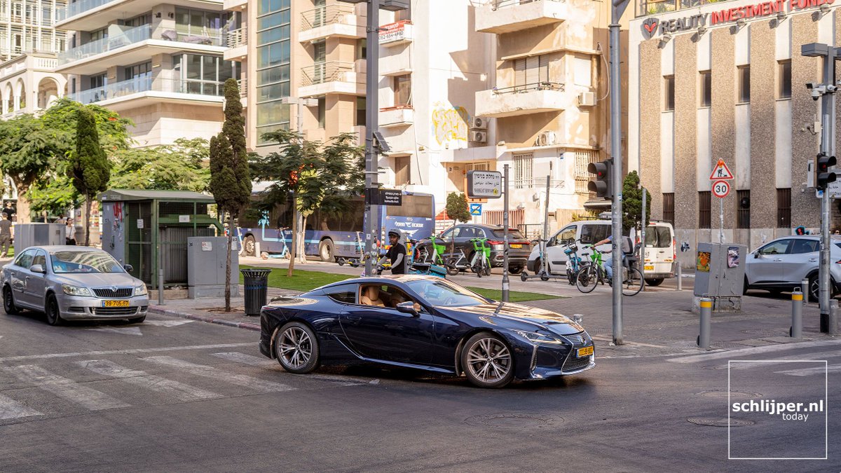 schlijperisrael's tweet photo. Tel Aviv, Nahalat Binyamin, Sderot Rothschild
04/08/2026, 17:35 #carsTLV #LexusLC https://t.co/rHAdw1f6LZ