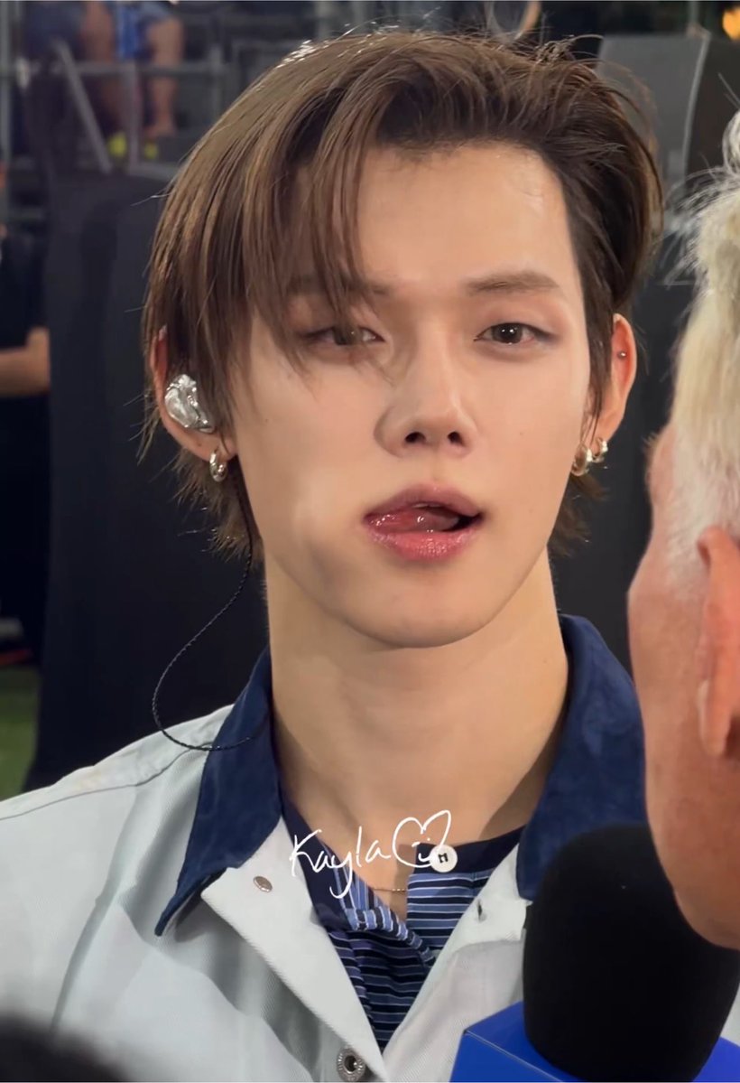 loopszzn's tweet photo. he’s so fucking gorgeous 
#YEONJUNonGMA #YEONJUN https://t.co/oM3VjmU4ks
