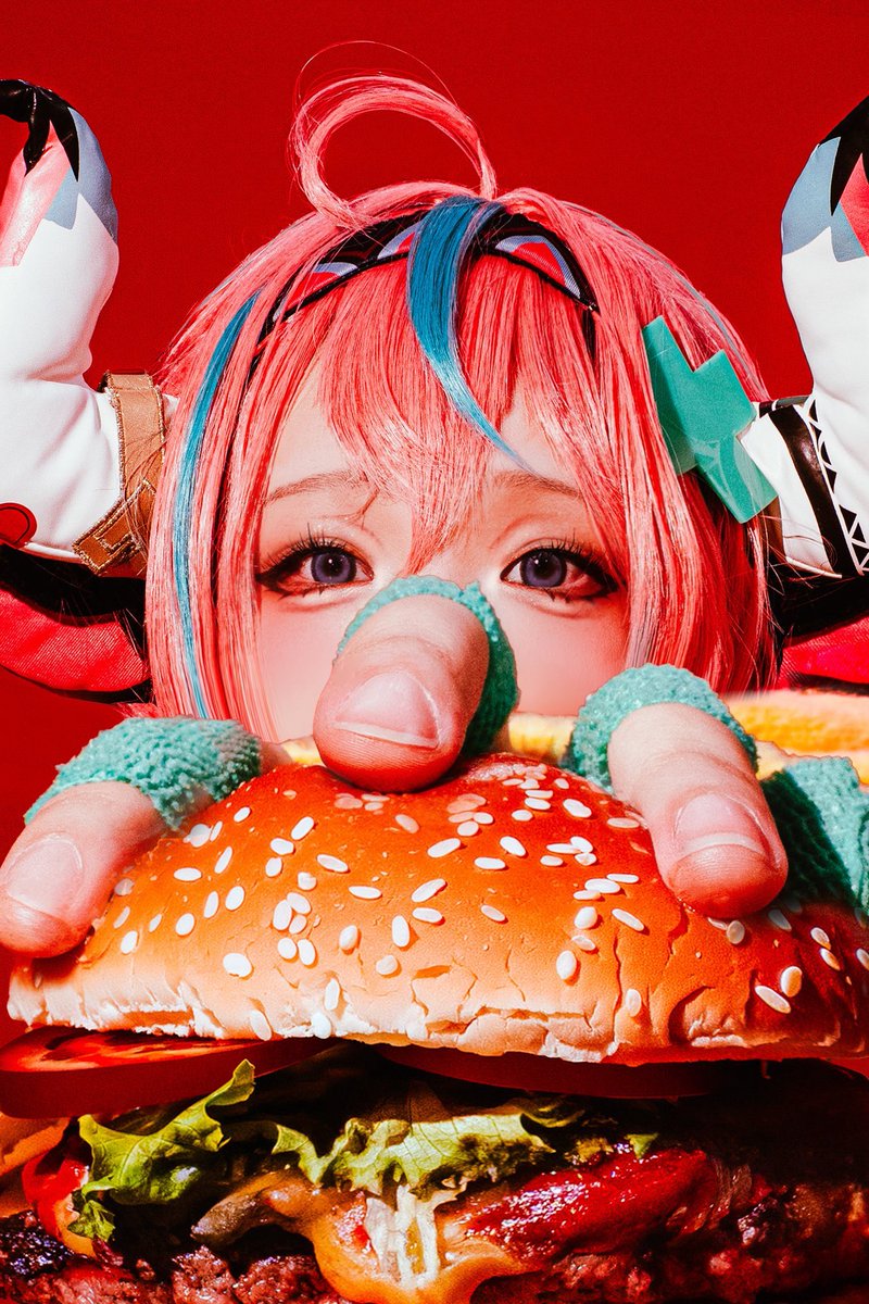 natsuki_foto's tweet photo. ヴァレサ‼️⁉️🖐️🍔
#genshinimpactcosplay https://t.co/g8D124j21E