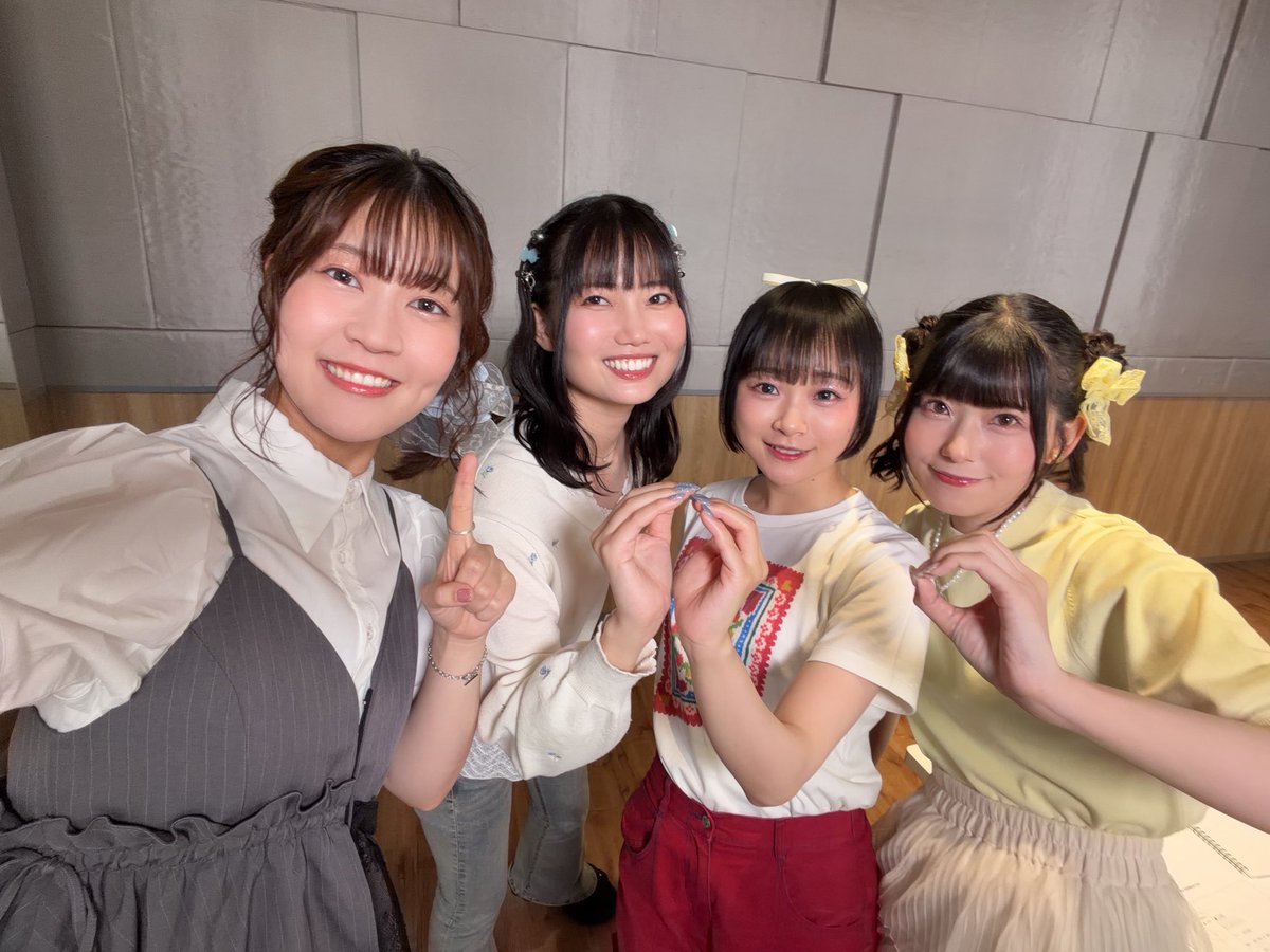 ayaka_M37's tweet photo. 放送100回記念&amp;YouTube放送スタート記念の #初星学園放送部 ご視聴ありがとうございました！

ここまで続けてこられたのはキャストのみんな、そんなみんなを全力でプロデュースしている皆さんのおかげです。

これからも続きます
個性豊かで和気藹々としている我が放送部をよろしくお願いいたします！ https://t.co/TQiDj8sjwF