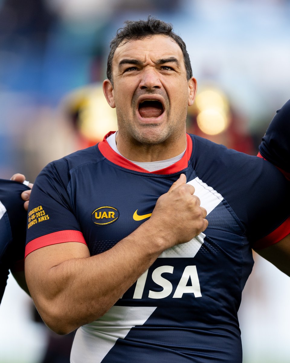 lospumas's tweet photo. El primer centenario. 💯

Un 5 de agosto de 2023, en Vélez, @agustincreevy  cumplió los 100 caps con Los Pumas, convirtiéndose en el primer jugador en la historia en alcanzar dicha cifra. 🤯

¡Historia pura! 🔝 https://t.co/VNG7JfBbWF