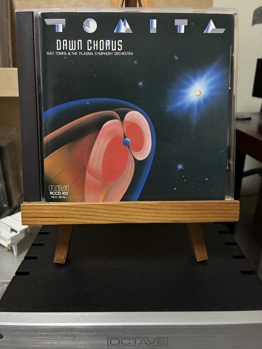 piko0930's tweet photo. 夜の音楽タイム
冨田勲 "Dawn Chorus"

ちょっとした宇宙の旅に🪐🚀
夏の満天の星空を思い起こすようなひととき🌌

日 RVC RCCD-101 https://t.co/TDLiSIHr8x