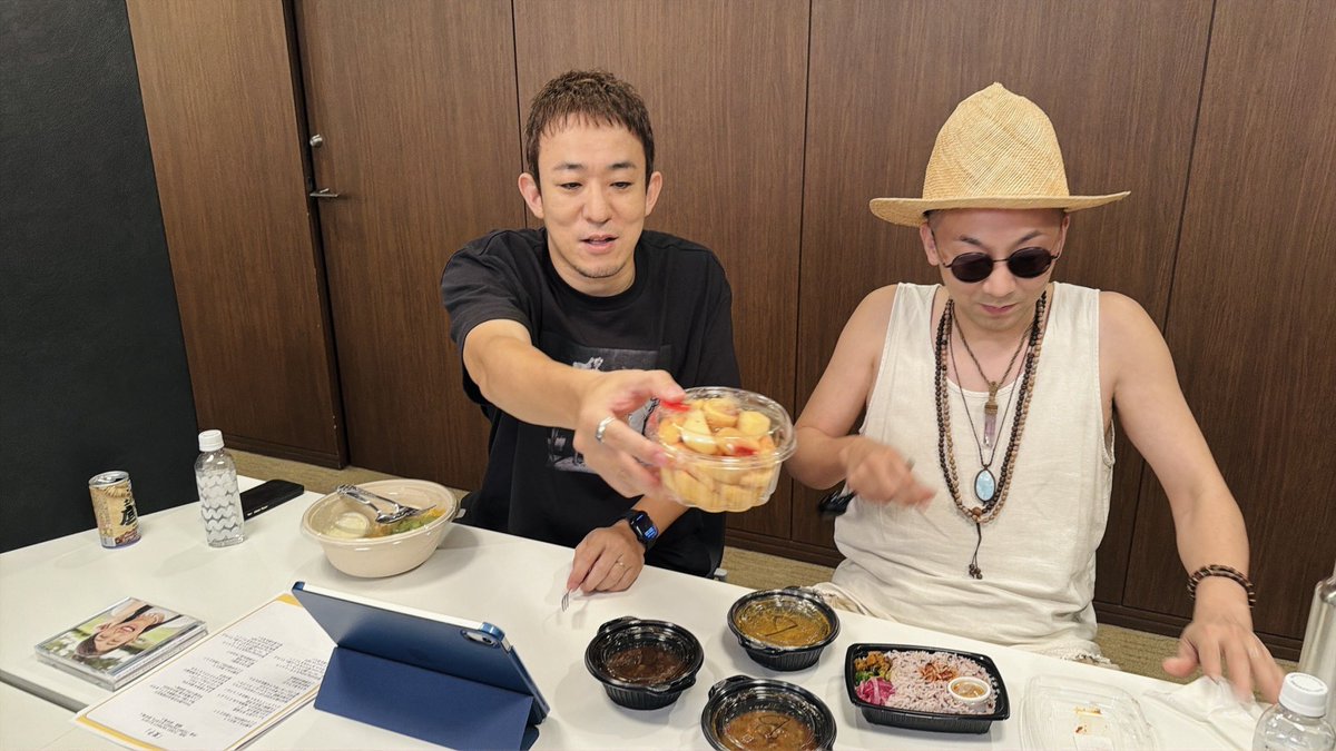 FMBCREWofficial's tweet photo. 本日もご視聴ありがとうございました👀

 ー本日のハイライト📷ー
#その時間だけどうしても、、、
#顔だけヒューンってしてた
#よくぞ気付いた🍑

🌻｡･ﾟ･｡🌻｡･ﾟ･｡🌻
　  「夏子」
Music Video公開🎥☀️

https://t.co/16K286ust1
🌻｡･ﾟ･｡🌻｡･ﾟ･｡🌻

#ファンキーモンキートーキング
#ファンモン #ファンキー加藤 #モン吉