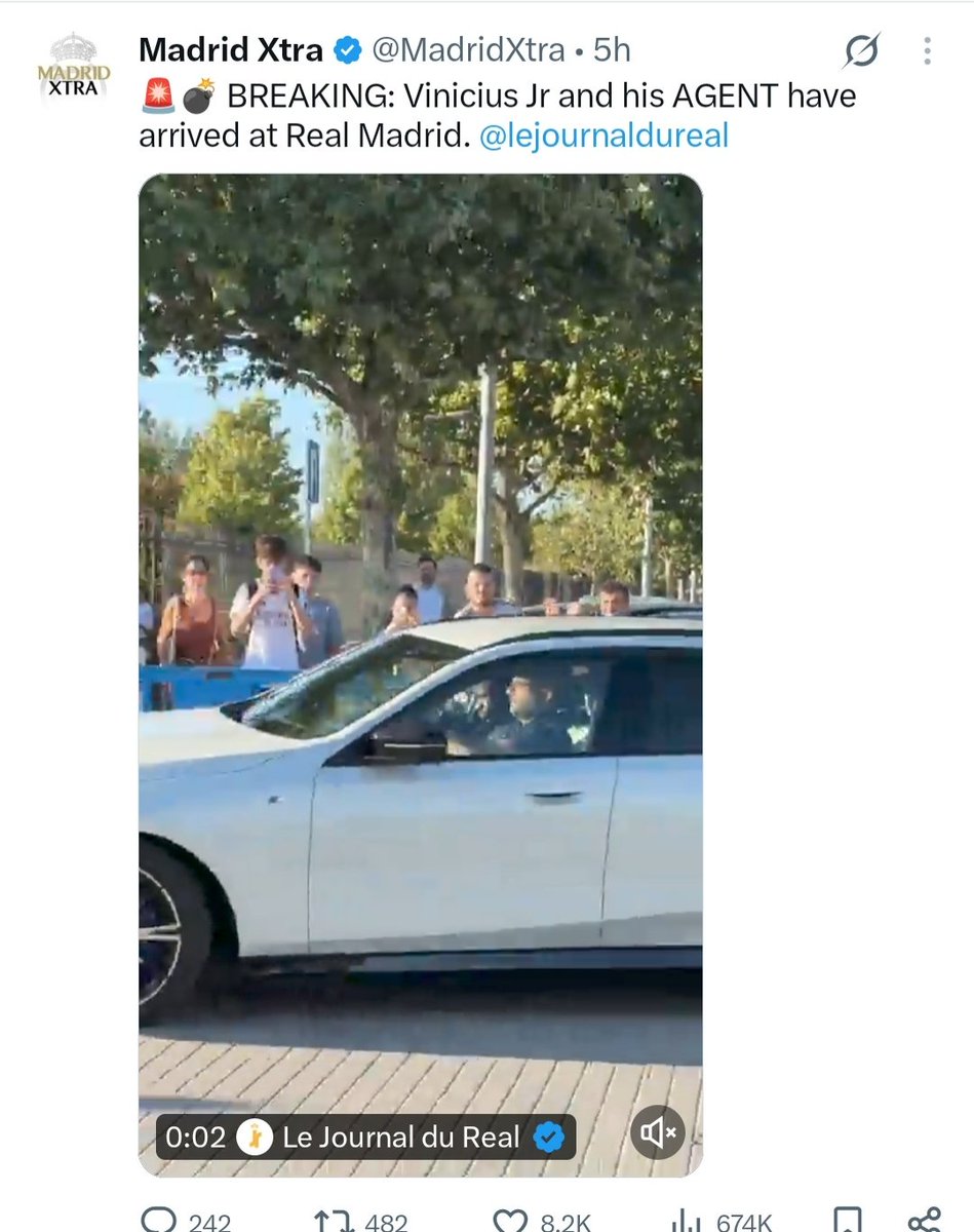 mcdon024_'s tweet photo. @theMadridZone @lejournaldureal Vini Junior came in a white car and left with a grey car.... interesting 🤔 https://t.co/F5GU0H40iX