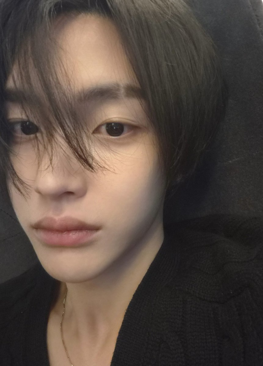 Hazel9502's tweet photo. แอนตันบ่นเรื่องหนวดขึ้นไว แกรู้ยังทำไมน้องวอนบินชอบบ่นให้ฮีไปโกนหนวด แปล… 🫠 https://t.co/v02t6etsm4
