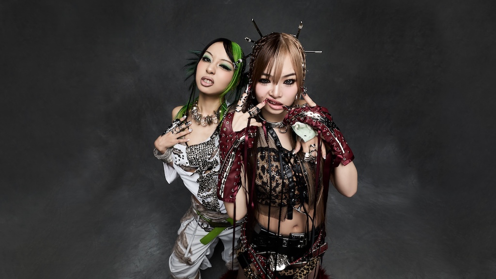 rollingstonejp's tweet photo. 【News】
ASHA、KOKONAによるユニット・TAKARAデビュー、セルフプロデュース楽曲リリース
🔗https://t.co/IoOPz6TATn

■『No No Girls』で注目を集めた2人による新ユニット
■着物姿の2人が「TAKARA」の文字を書き上げる動画も
@TAKARA_BRAVE #TAKARA #Timeismoney https://t.co/7GynlgcmyZ
