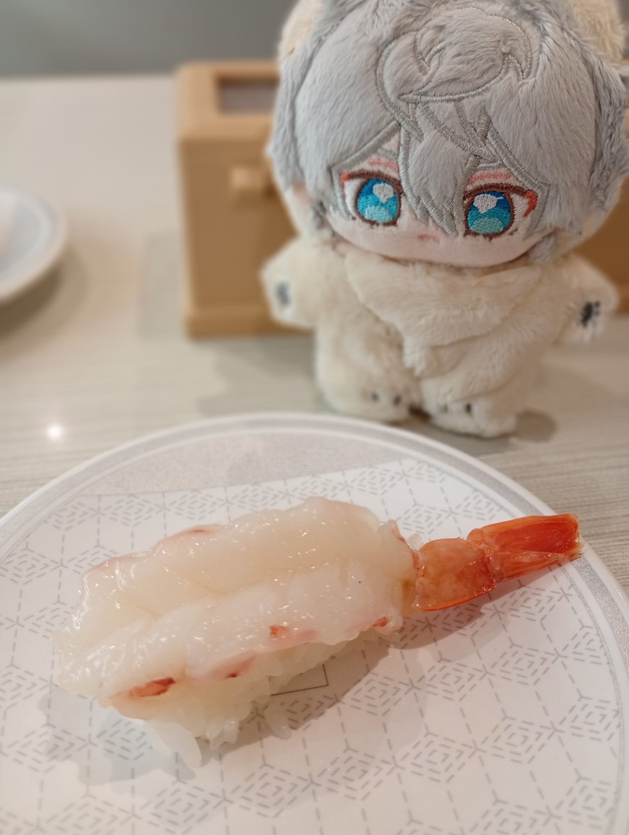 _momo0801's tweet photo. きょうはおすし  🦐
 #いつぬい
 #瀬名泉 https://t.co/R8MYWEORId