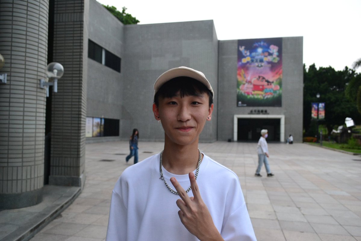 whc0127's tweet photo. 感覺必須來自介一下
暱稱：自己取或本名（但叫我本名我會覺得像要被罵）
密碼：175/55/18/（以下馬賽克）
人種：台中人，這個月底會出發去紐約唸書
興趣：音樂、樂器（鍵盤、長笛、電貝斯） https://t.co/8FJEas0WuU
