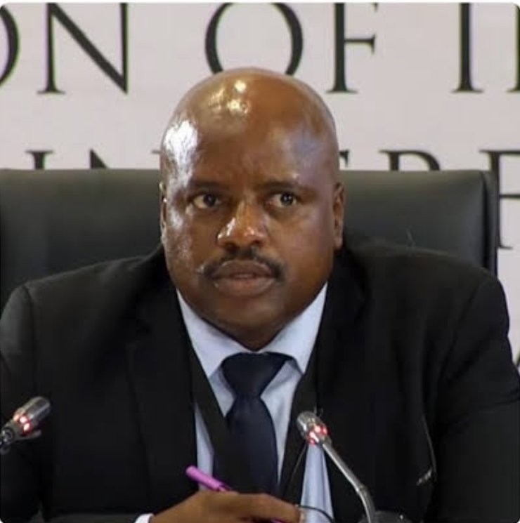 Chriseldalewis's tweet photo. BREAKING

#JuliusMkhwanazi
#EmmanualMbense

Suspended EMPD Deputy Police Chief Julius Mkhwanazi and four others arrested for alleged involvement in the murder and dumping into the river of the body of Emmanuel Mbense in 2022. https://t.co/Ne9uE3bDKi