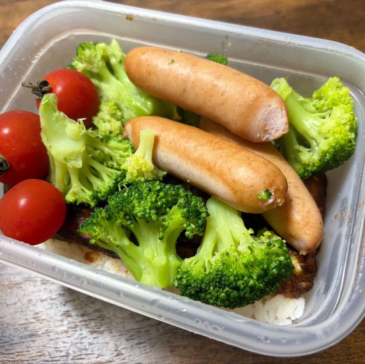 JWebtube's tweet photo. たっくん弁当

転職してから毎日同じメニュー作ってるw https://t.co/KG6SeXpxjS