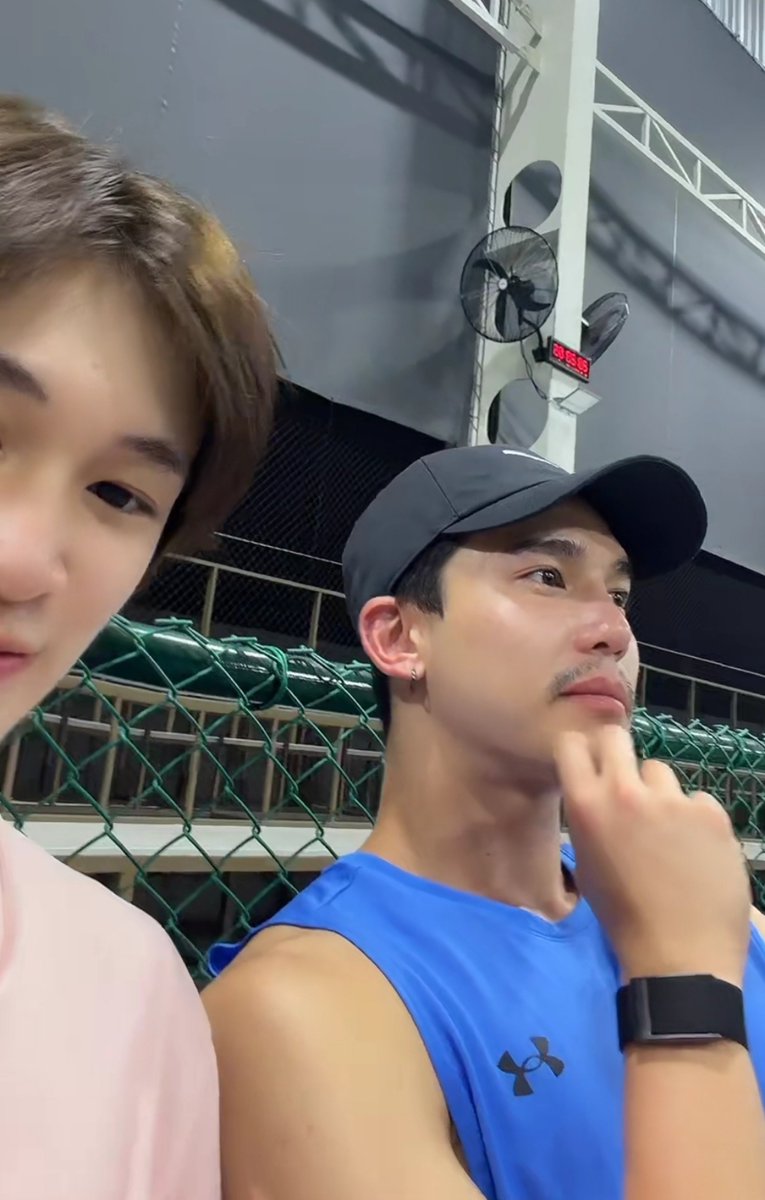 imormoru's tweet photo. : ต๊ะเอ๋ แด๊ดคิดอะยัยอยู่ ><
: กำลังคิดอยู่ว่าจะหอมแก้มหนูข้างไหนก่อนดี ซ้ายหรือขวา https://t.co/Qfn7tVqngO