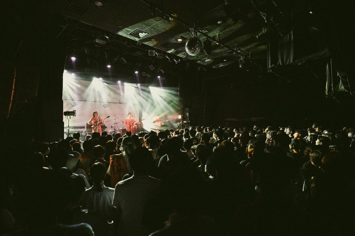 neveryoungbeach's tweet photo. never young beach
Tour 2026 Encore Shows
FINAL | Shibuya WWWX

Tour 2026 Encore Shows
Shibuya WWWX公演にお越しいただいた皆様、ありがとうございました！

Photo by @asmnbok 

Next Live
08.15 Sat
北海道 | RISING SUN ROCK FESTIVAL 2026 in EZO

#ネバヤン武道館
#neveryoungbeach https://t.co/8VDU3AQivB