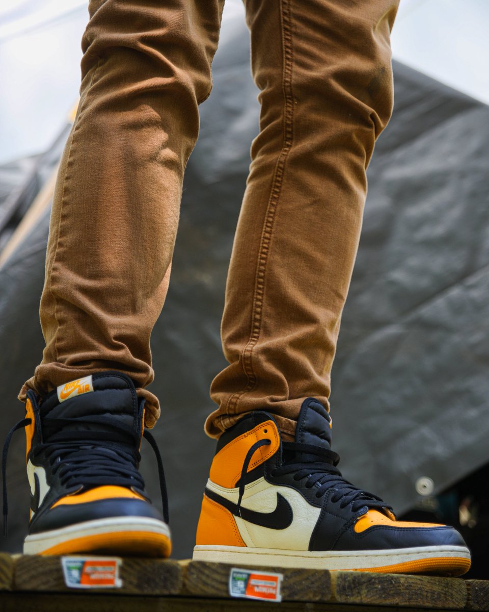 asneakerboy's tweet photo. Which of you lucky bugs is getting the privilege of making these sneaks shine? 

👇🏼 Get to work https://t.co/0uJAYN6g1x